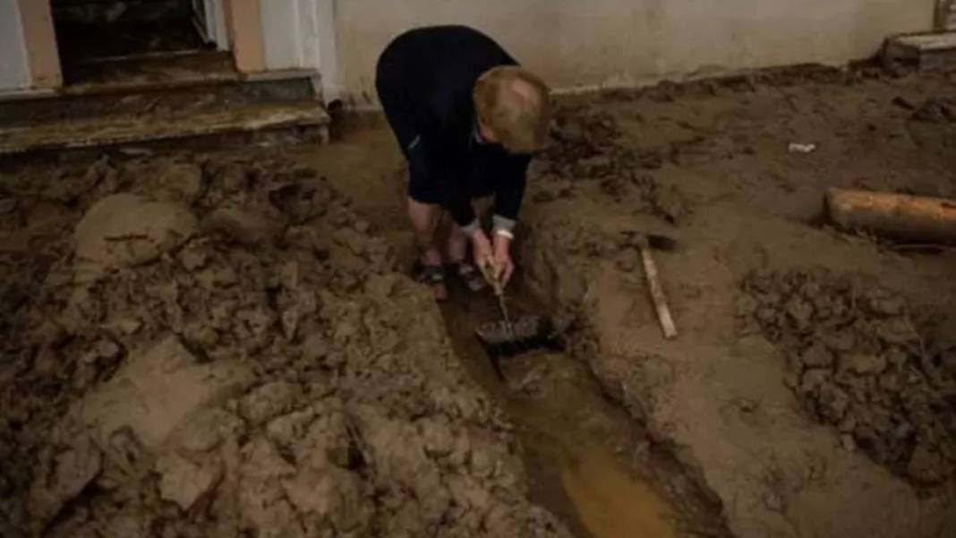 Bu kez 'Elias' vurdu! Komşu 20 gün arayla ikinci kez sular altında 4